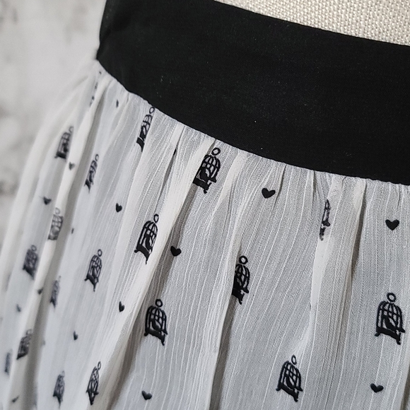 Maurices chiffon birdcage skirt size small - Picture 2 of 6